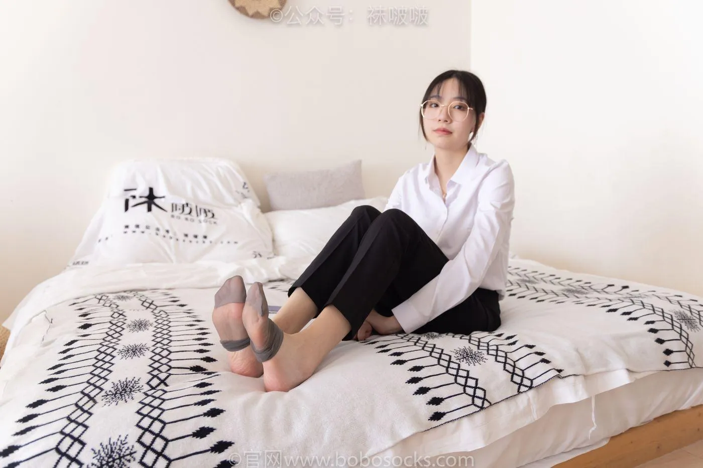 [BoBoSocks袜啵啵]NO.085 小甜豆-平底鞋、短灰丝、短肉丝 [140P]插图5
